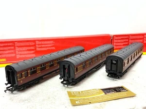 Set of Three Hornby OO Gauge LMS Coronation Scot Coaches Maroon & Gold Composite - Picture 1 of 7