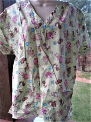 Crest Brand SCRUB TOP Size L -Light Green Background Bears Hospital Theme - Image 1 of 4