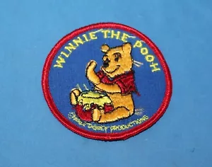 BONITO PARCHE VINTAGE WINNIE THE POOH WALT DISNEY PRODUCTIONS - Imagen 1 de 1