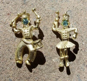 Vtg PAIR OF PINS Drum Major & Majorette, ARTICULATED Gold Tone with Blue Stones - Picture 1 of 4