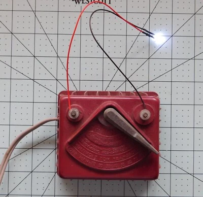 Transformador rojo solo CA multivoltios Lionel tipo 4125: salida 8-15 VAC / 25 vatios Foto 1 de 3