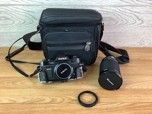 Konica FP 1 Kamera (DEFEKT) mit einem 50mm Objektiv und Marexar 28-200 Zoomobjektiv - Bild 1 von 12