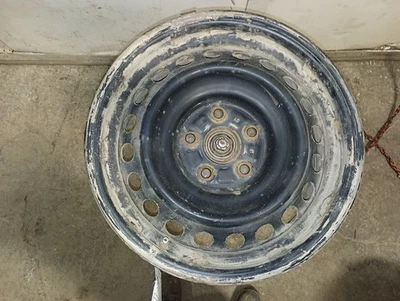 Llanta de acero 16x7 de Toyota Camry 12410866 2015 Foto 1 de 4