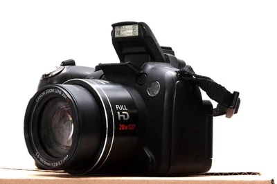 Canon PowerShot SX1 IS 10MP kleine handliche spiegellose Bridge Kamera - Bild 1 von 4