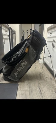 Bolsa de golf PING Hoofer vintage de los años 2000 con soporte de 4 vías negra carbón Foto 1 de 4