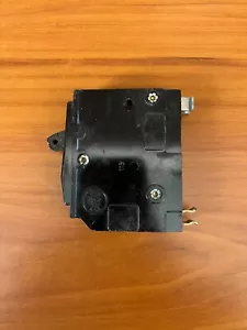 LL-4407 Circuit Breaker 120/240 volts Type Q0 - Picture 1 of 4