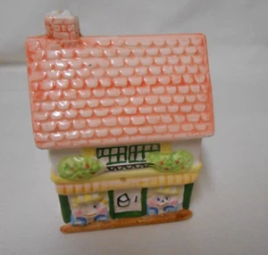 Ceramic Hand Painted little house - box - with removable lid - Picture 1 of 5
