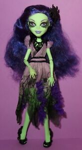 Monster High Amanita Nightshade 2015 Original Signature Green G1 Doll