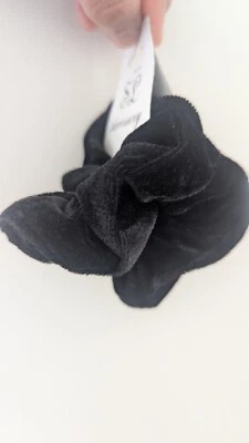 2 Piece velvet hair scrunchies blue/black - Image 1 of 3