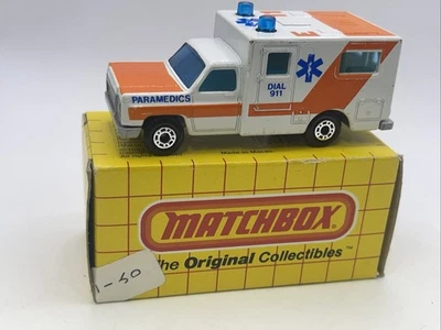Matchbox Superfast MB25 AMBULANCE with ORANGE STRIPE E11 tampo's & Macau BASE - Image 1 of 4