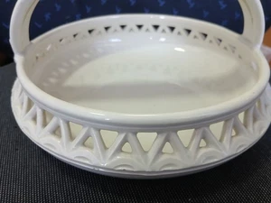 Antiker Karlsruher Majolika Durchbruch Anbietkorb, Schale mit Henkel, creme - Bild 1 von 7