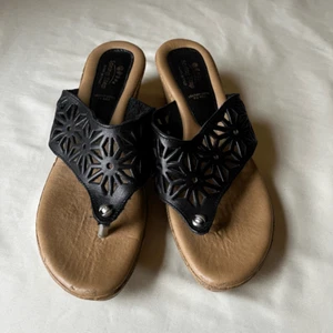 Spring Step Leather Sandal Wedge Heels Laser Cut Floral Black Tan 8 - Picture 1 of 8