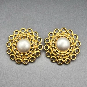 VTG Paolo Gold-Tone Filigree Faux Pearl Center Clip-On Earrings 1.5" - Picture 1 of 6