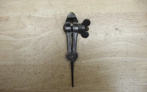 Vntg Unbranded 6.9oz Stake Hand Vise,Jeweler,Machinist Gunsmith,Fishing,EXC - Picture 1 of 11