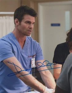 Daniel Gillies autographed 8x10 Photo COA - Picture 1 of 1