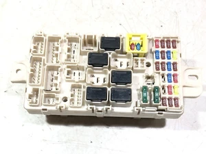 MITSUBISHI MIRAGE 2020 MK6 1.2 GASOLINA CAJA DE FUSIBLES RELÉ CAJA DE FUSIBLES 8637B738/2013-23 - Imagen 1 de 9