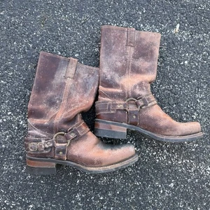 Frye Boots Belted Harness Boots 77250-2 Square Toe Women’s Size 10 M *DISTRESSED - Picture 1 of 8