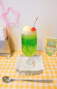 Cream Soda Food Sample Fake Sweets - Picture 1 of 4