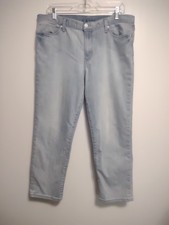 Calvin Klein Jeans Cropped Boyfriend  Light Wash High Rise 11"  W31 *