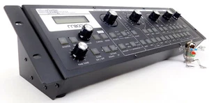 MOOG Slim Phatty Analog Synthesizer Desktop + Neuwertig +1,5 Jahre Garantie - Bild 1 von 9