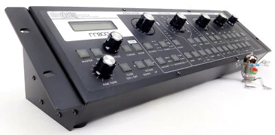 MOOG Slim Phatty Analog Synthesizer Desktop + Neuwertig +1,5 Jahre Garantie - Bild 1 von 4