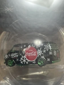 2025 M2 Machines Christmas Ornament - Coca-Cola 1971 CHEVROLET VAN CHASE - Picture 1 of 4