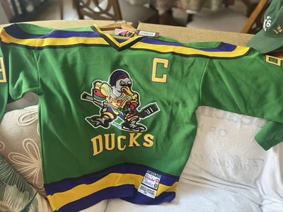 Camiseta Charlie Conway 96 Mighty Ducks M Disney Vintage Hockey Película Disfraz Años 90 Foto 1 de 4