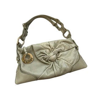 Fendi Schultertasche Vintage hellgrün Leder Knoten - Bild 1 von 18