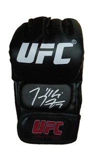 Tony Ferguson ''El Cucuy'' UFC Signed Glove with COA - Foto 1 di 4