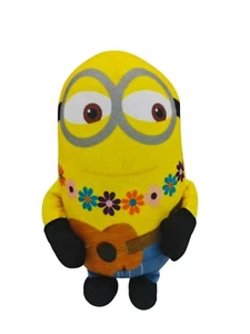 Minion mit Gitarre & Blumenkette Plüschfigur 25cm Whitehouse Stofftier Gebraucht - Imagen 1 de 12