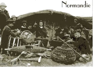 CP - Normandie - Années 1900 - Entretien des casiers et nasses - Picture 1 of 1