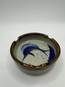 Vintage Mexican Pottery Ashtray Blue Swordfish Folk Art Signed Blue Mexico - Picture 1 of 4