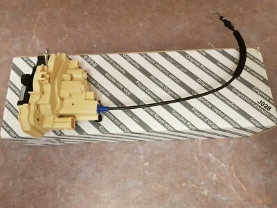 FIAT PANDA IV RIGHT REAR DOOR LOCK ASSSEMBLY (All Models 2012 to 2017) - Image 1 of 4