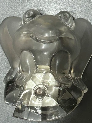 Almohadilla de luz nocturna de colección Frog on Lily Sensor automático acrílico transparente Foto 1 de 4