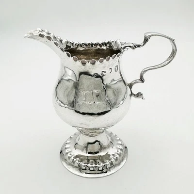 ANTIGUA JARRA CREMA PLATA ESTERLINA GEORGE III Londres 1774 William Collings Foto 1 de 4