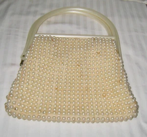 UNCOMMON VINTAGE MID 20TH C. “GRANDEE BEAD-O” HANDBAG (PEARLIZED) DOME-SHAPE BEA - Picture 1 of 5