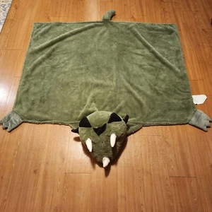 Manta polar súper suave con capucha Triceratops verde dinosaurio Pillowfort 40" x 50" - Imagen 1 de 7