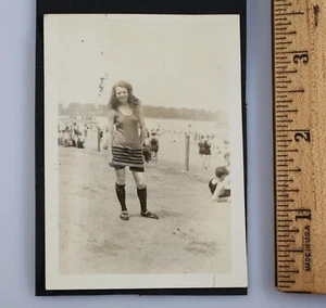 Vintage Photo Snapshot Sexy Young Woman Enjoys A Day At The Beach 1910s Socks - Picture 1 of 2