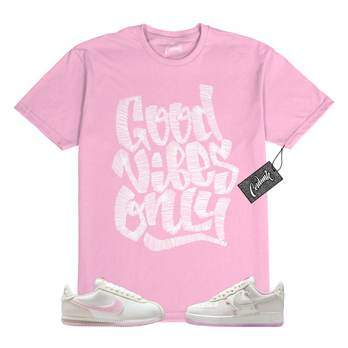 T shirt Air Force 1 San Valentino Cortez rosa schiuma abbinata OGM