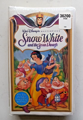 VHS Disney SNOW WHITE (1994) ‘Walt Disney's Masterpiece' Sealed FREE SHIPPING! - Image 1 of 4