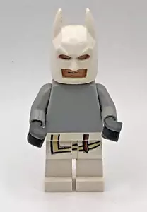 LEGO BATMAN White Masked Minifigure MINT RARE With plain chest - Picture 1 of 5