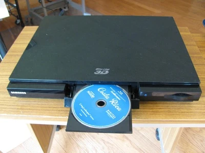 Unidad de cine en casa Samsung HT-D5300/ZA 3D Blu-ray solo funciona sin control remoto ni altavoces Foto 1 de 4