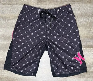 Pantaloncini da tavola uomo Hurley taglia 32 nero rosa tasca cargo logo grande cucitura interna 12" - Foto 1 di 8