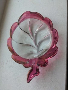Vintage Cranberry Glass Dish Leaf Shape Candy Nut Trinkets Jewelry - Picture 1 of 4