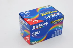 Jessops Diamond Everyday 200 ISO/ASA 35mm colour print 36exp. film. EXP: 12/2005 - Picture 1 of 1