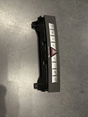 Mercedes SLK R171 A 1718208210 Pannello di controllo Blocco interruttori Barra interruttori (109) - Immagine 1 di 4