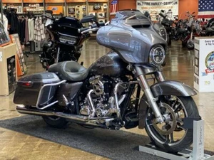 2015 Harley-Davidson® FLHXS - Street Glide® Special - Picture 1 of 12