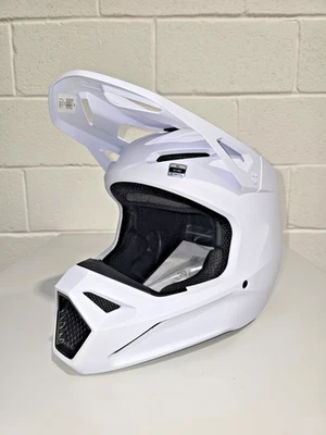 FOX V1 MOTOCROSS HELMET XL SOLID WHITE EX DISPLAY MINOR SCRATCHES ACU GOLD ECE - Image 1 of 4