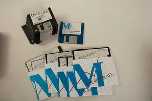 Micrografx Designer (G5L/JSF6) Lot of Installation Floppies 3.5" & 5.25" 1990 - Picture 1 of 8