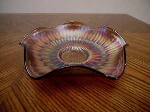 Antique FENTON Stippled Rays Ametist Carnival Round Crimped Bowl 8" - Picture 1 of 4